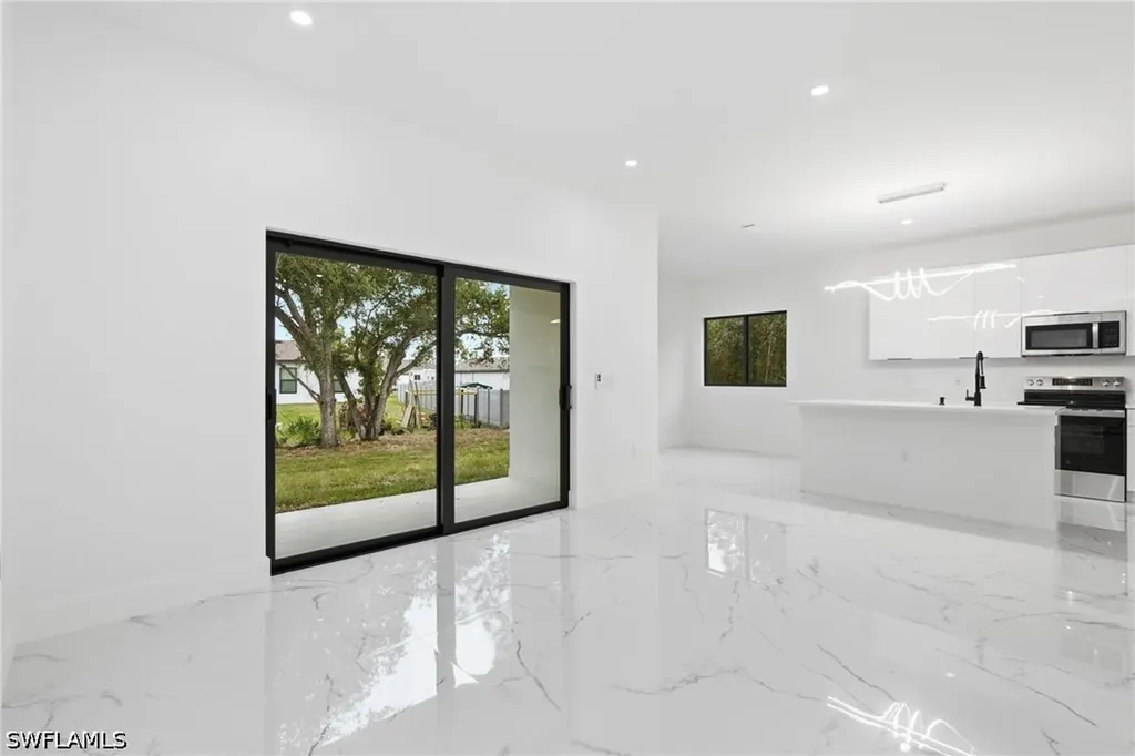 161 Blackstone Drive Fort Myers FL 33913