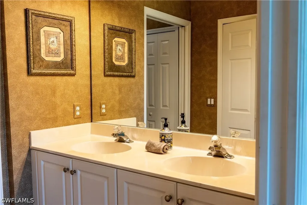 5923 Sand Wedge Lane Naples FL 34110