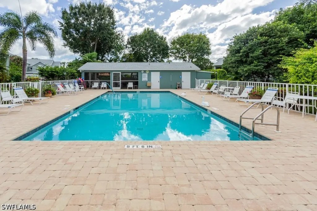 2103 Tama Circle Naples FL 34112
