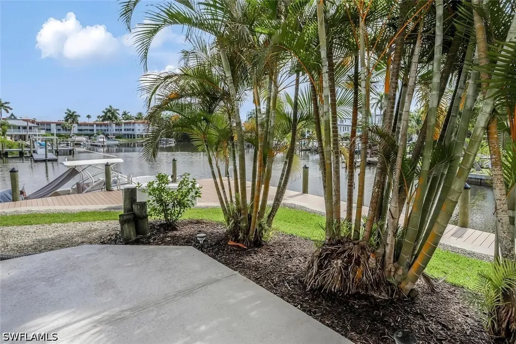 1200 Cherrystone Court Naples FL 34102