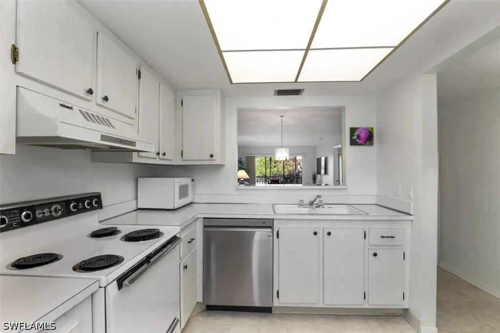3150 Binnacle Drive Naples FL 34103