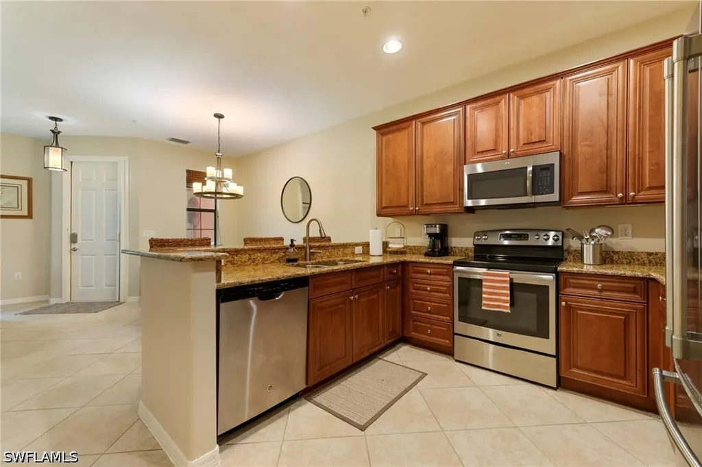 9066 Albion Lane N Naples FL 34113
