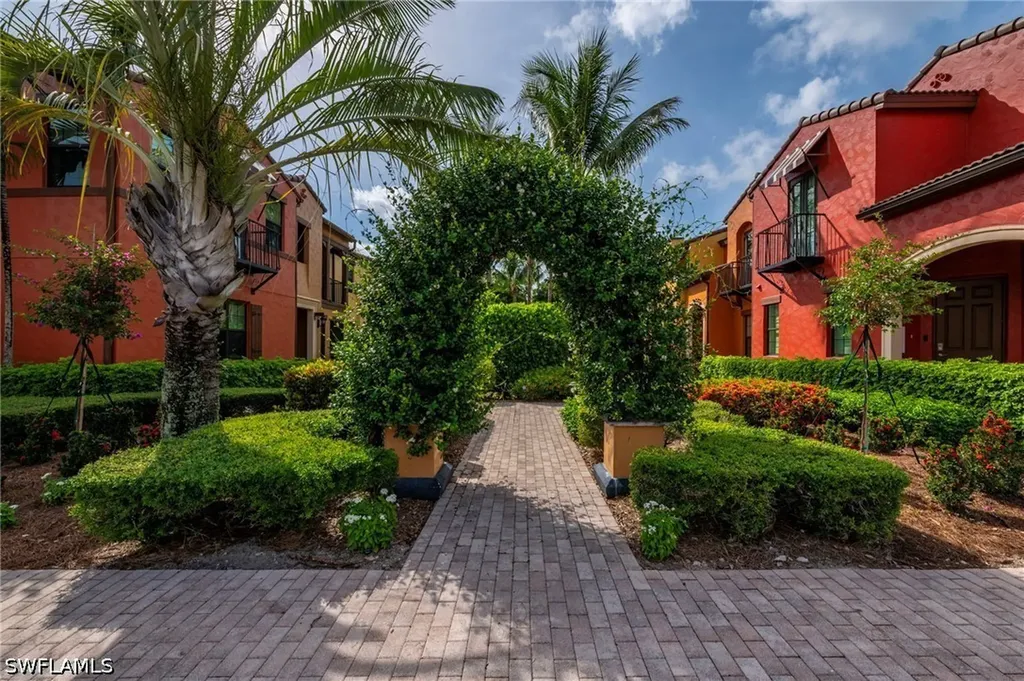9066 Albion Lane N Naples FL 34113