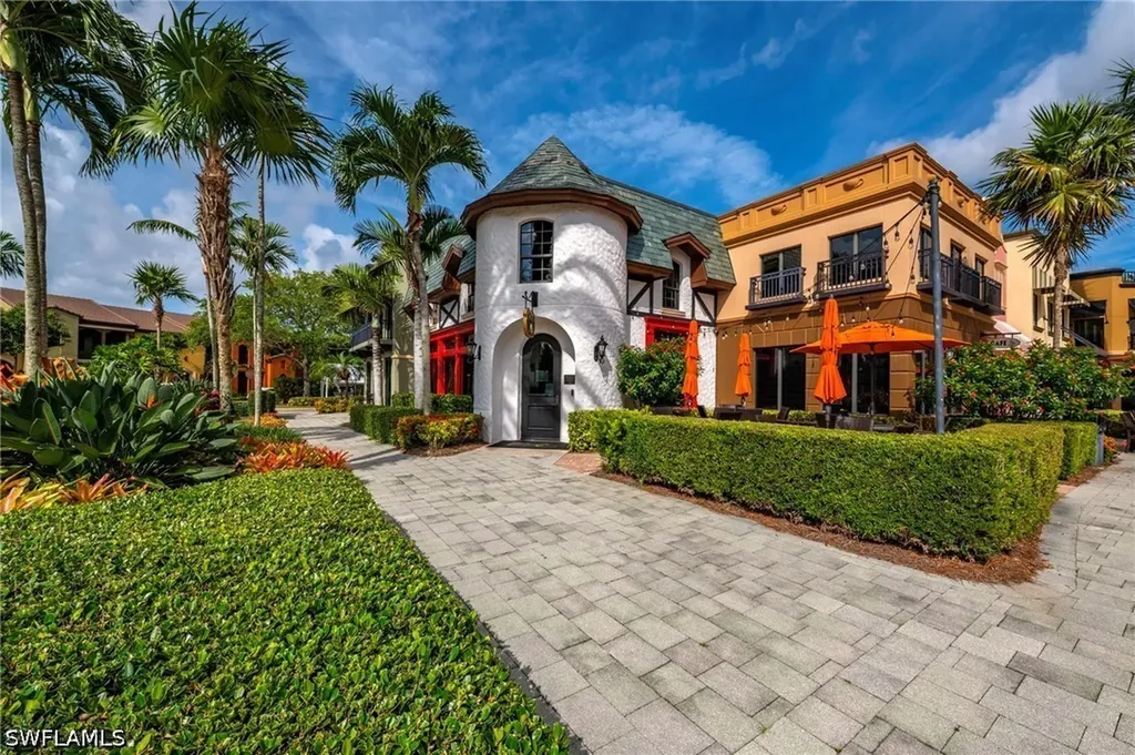 9066 Albion Lane N Naples FL 34113