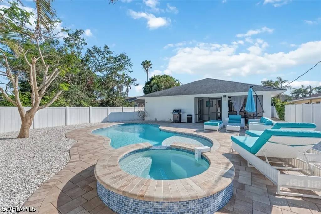Naples FL, 575 97TH Avenue N
