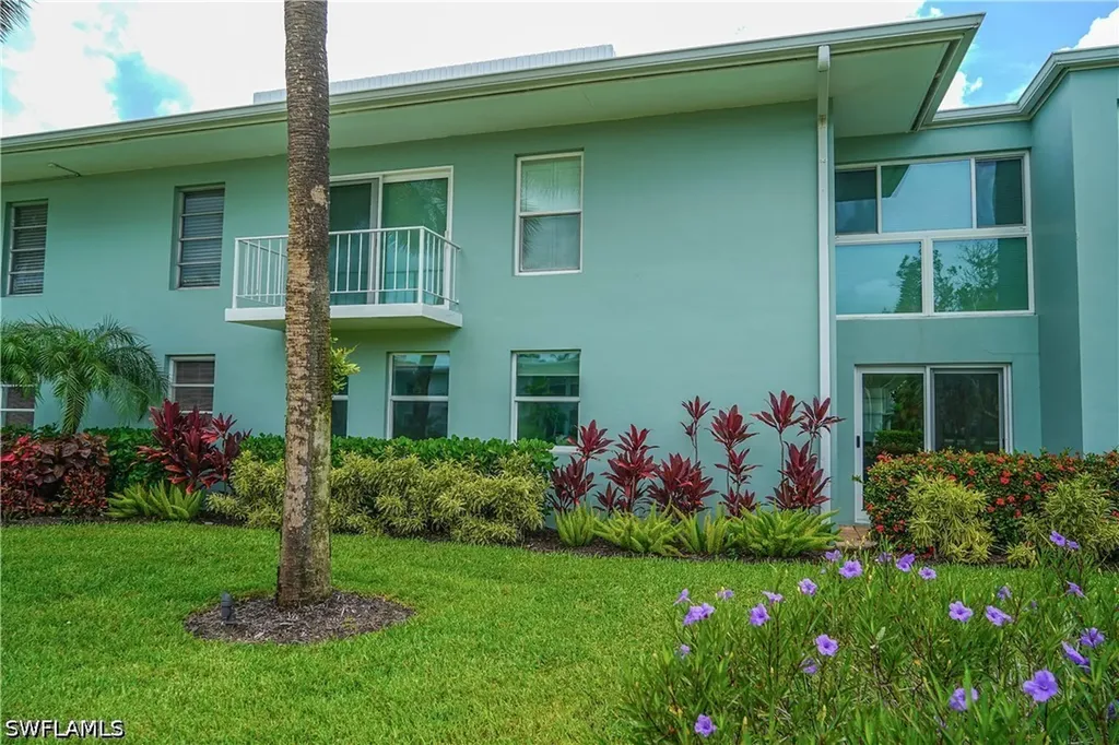 661 12th Avenue S Naples FL 34102