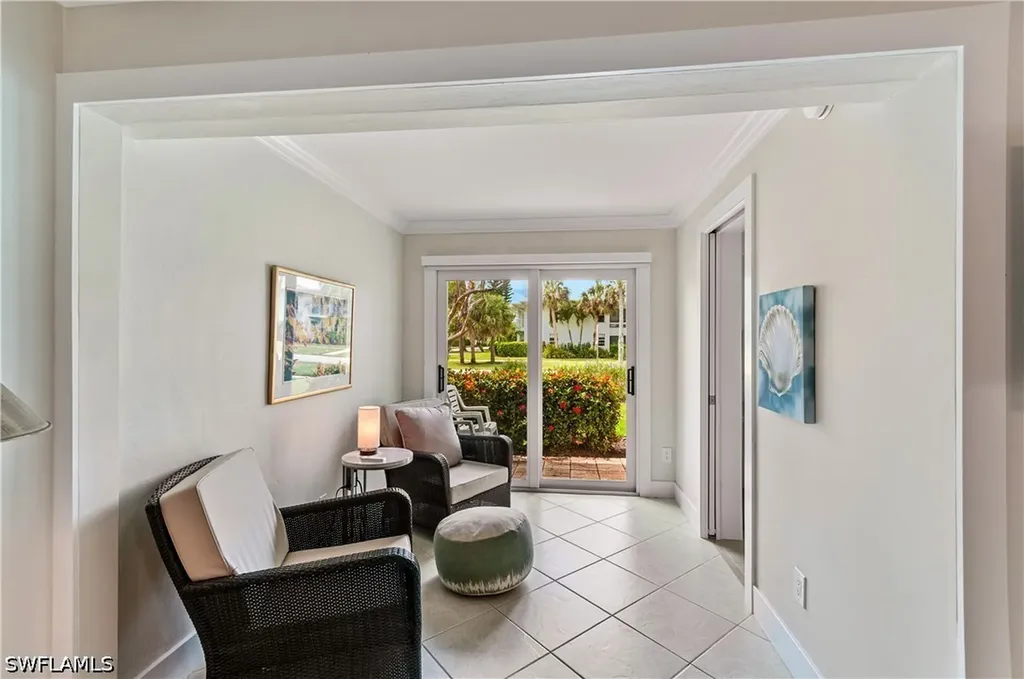 661 12th Avenue S Naples FL 34102