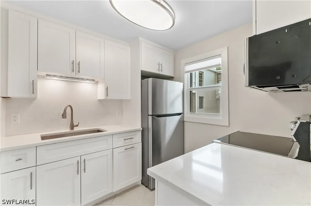 661 12th Avenue S Naples FL 34102