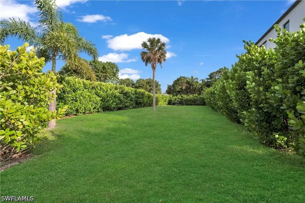 3010 Coco Avenue Naples FL 34112