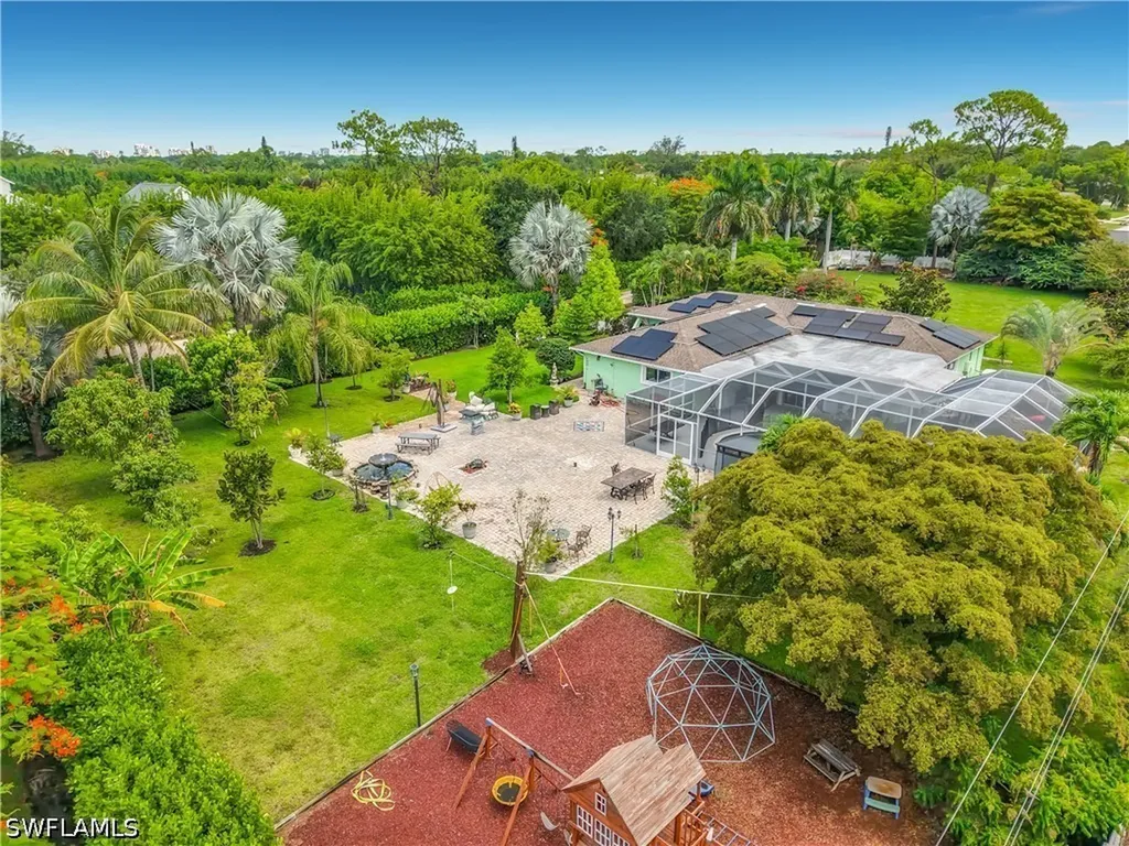 2280 Capri Court Naples FL 34105