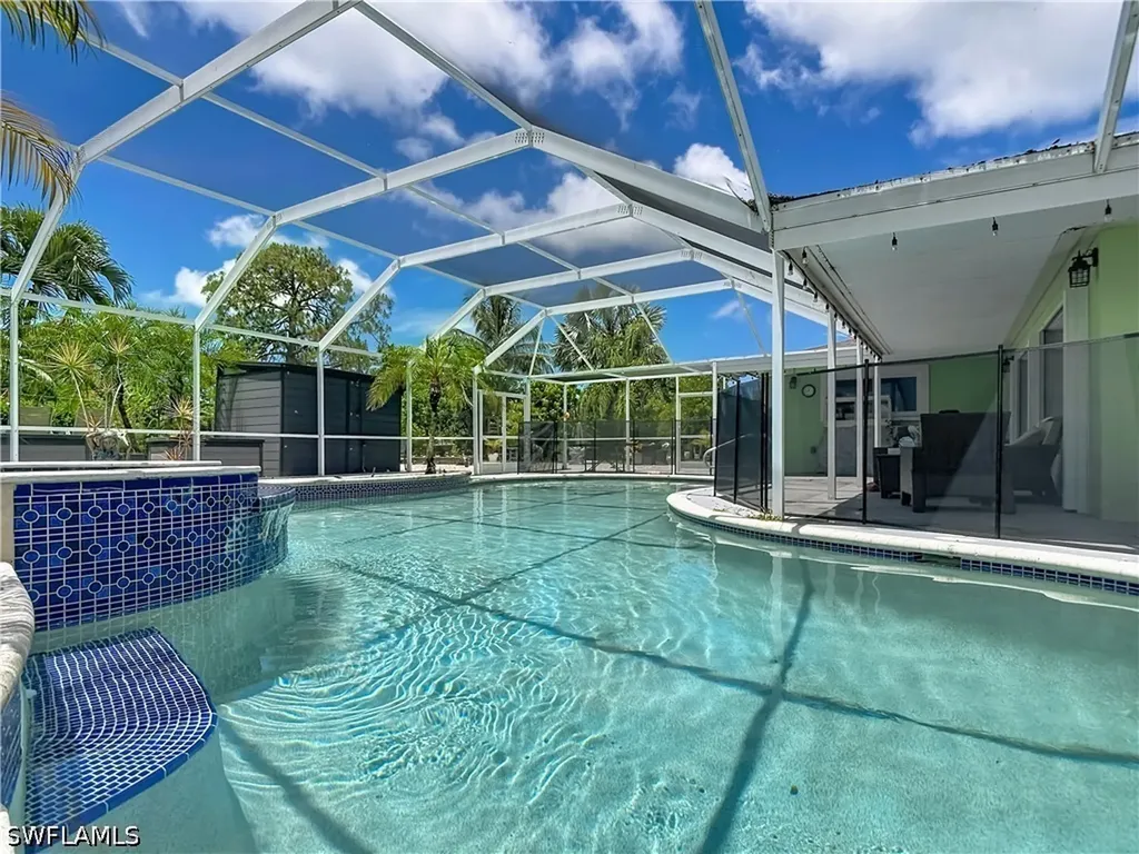 2280 Capri Court Naples FL 34105
