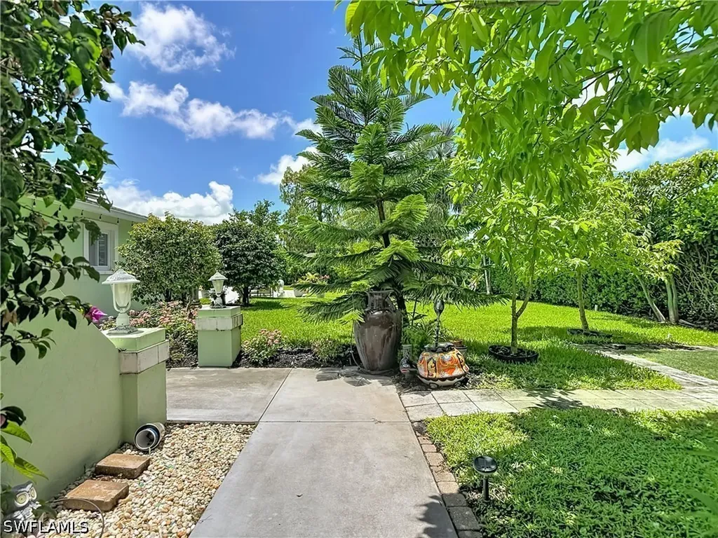 2280 Capri Court Naples FL 34105
