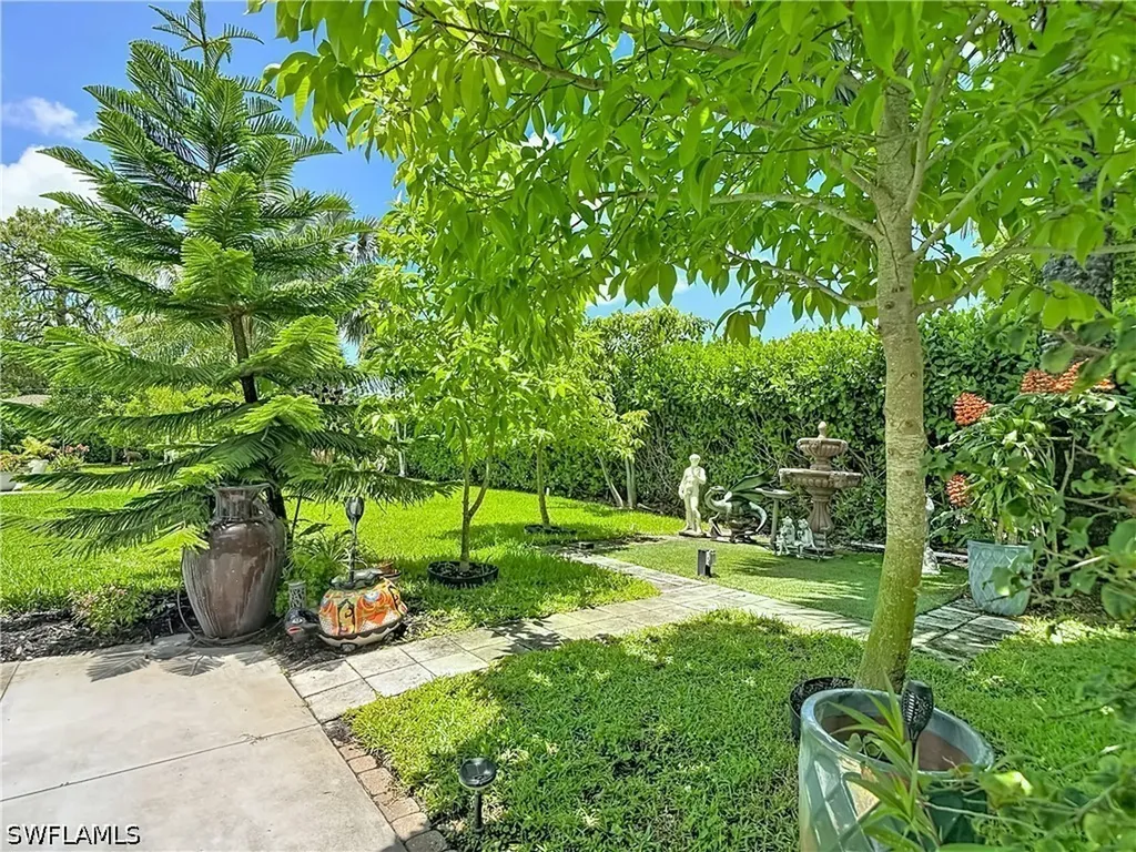 2280 Capri Court Naples FL 34105