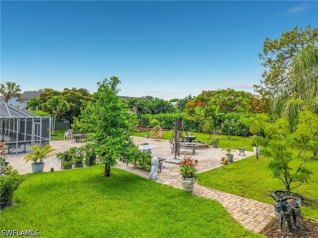2280 Capri Court Naples FL 34105