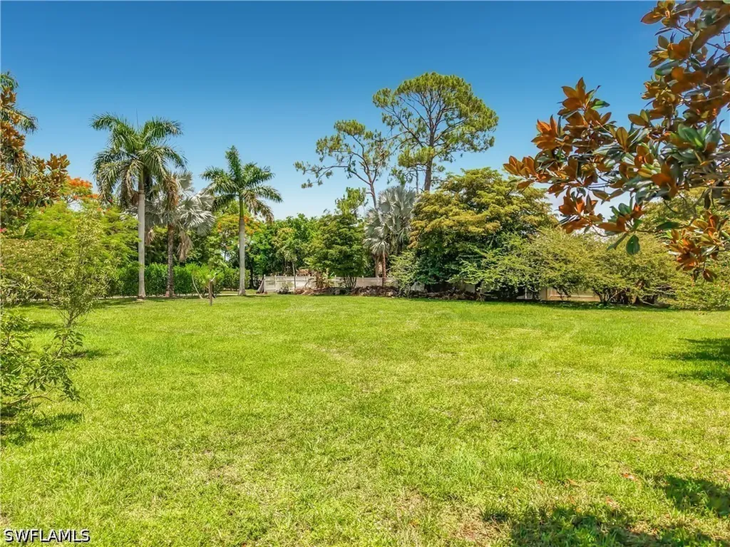 2280 Capri Court Naples FL 34105