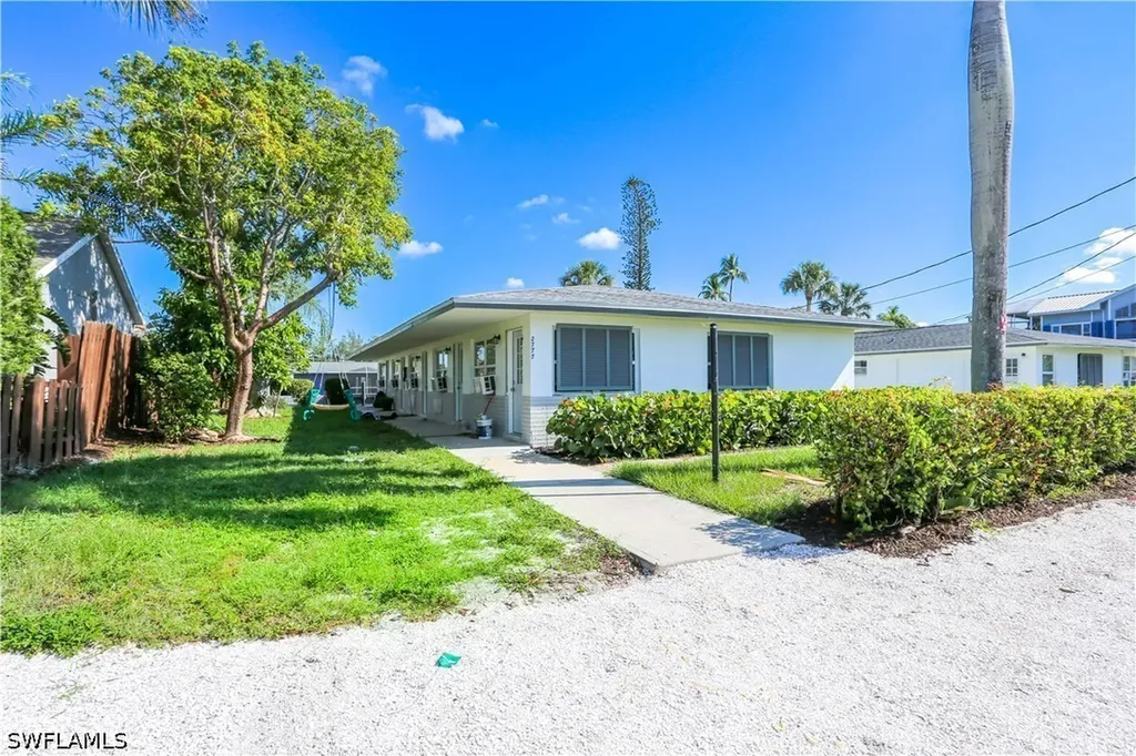 2805 Shoreview Drive Naples FL 34112