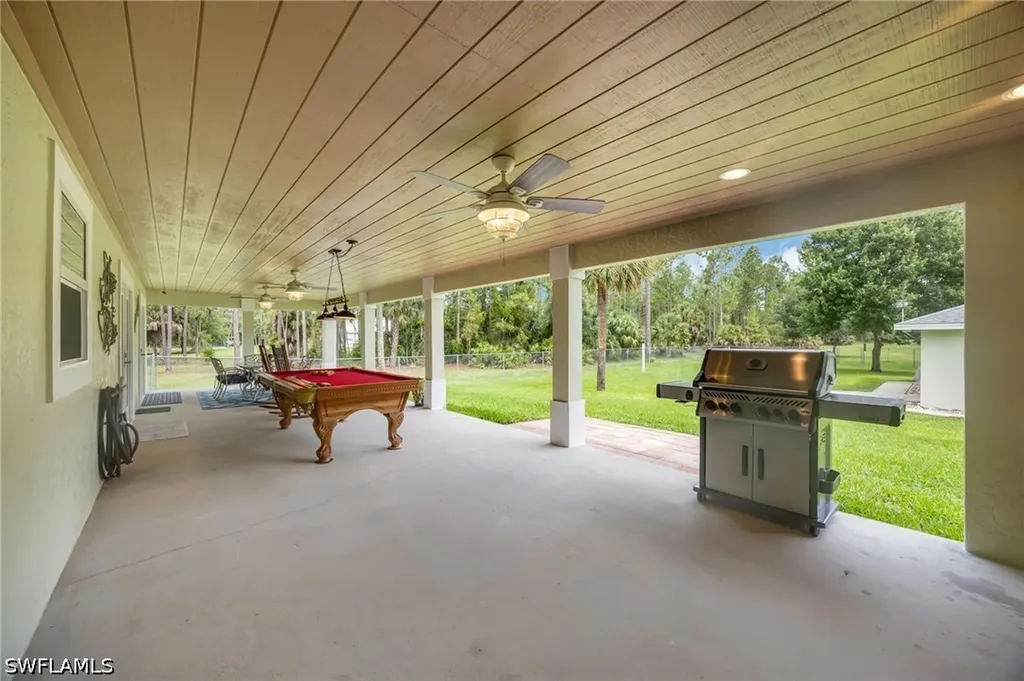 2421 22nd Avenue NE Naples FL 34120