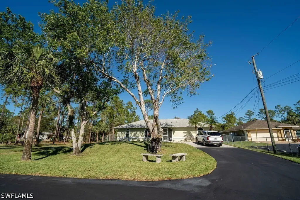 2421 22nd Avenue NE Naples FL 34120