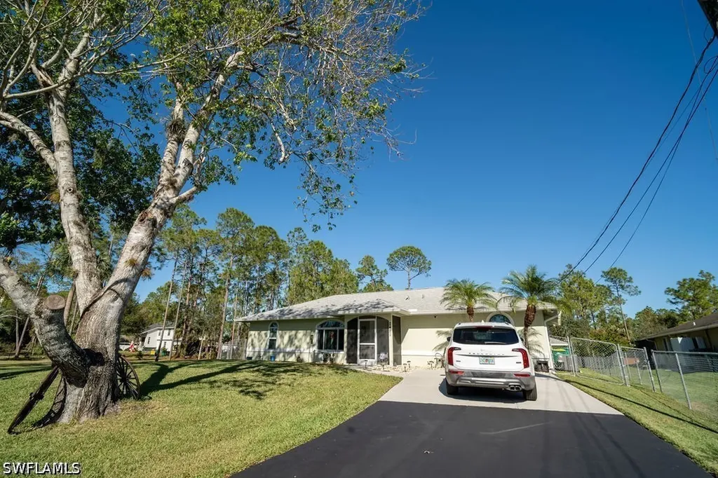 2421 22nd Avenue NE Naples FL 34120