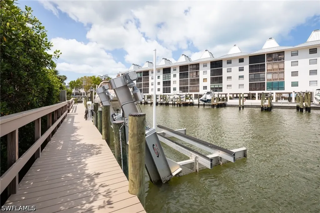 410 Flagship Drive Naples FL 34108