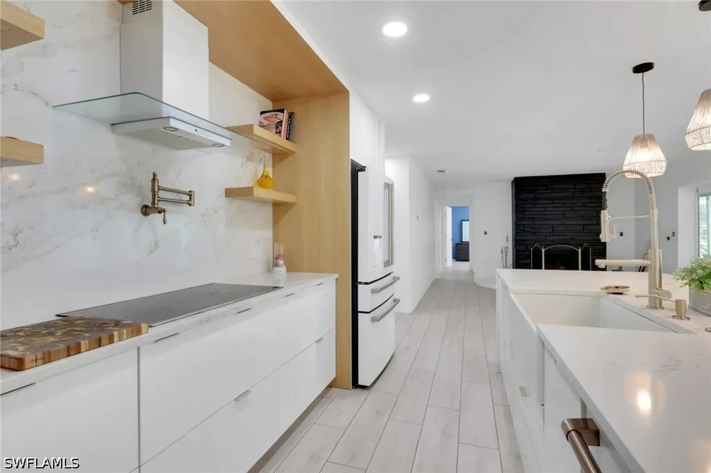 27126 Rue De Paix Bonita Springs FL 34135