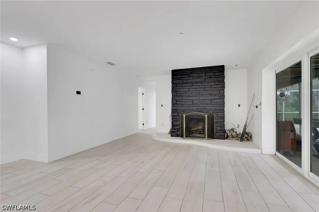 27126 Rue De Paix Bonita Springs FL 34135