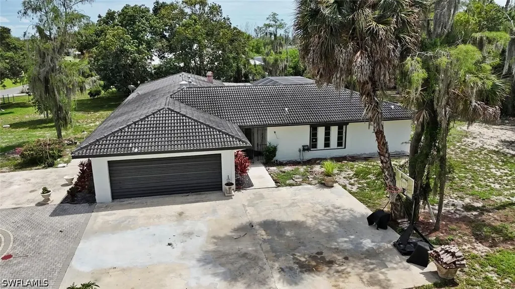 27126 Rue De Paix Bonita Springs FL 34135
