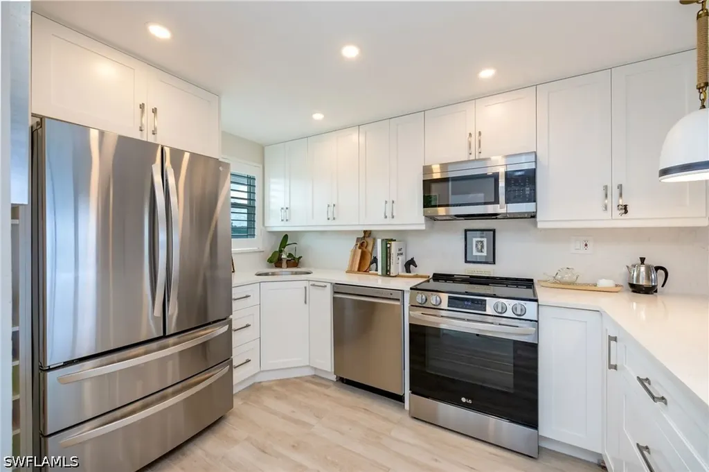 29 High Point Circle E Naples FL 34103