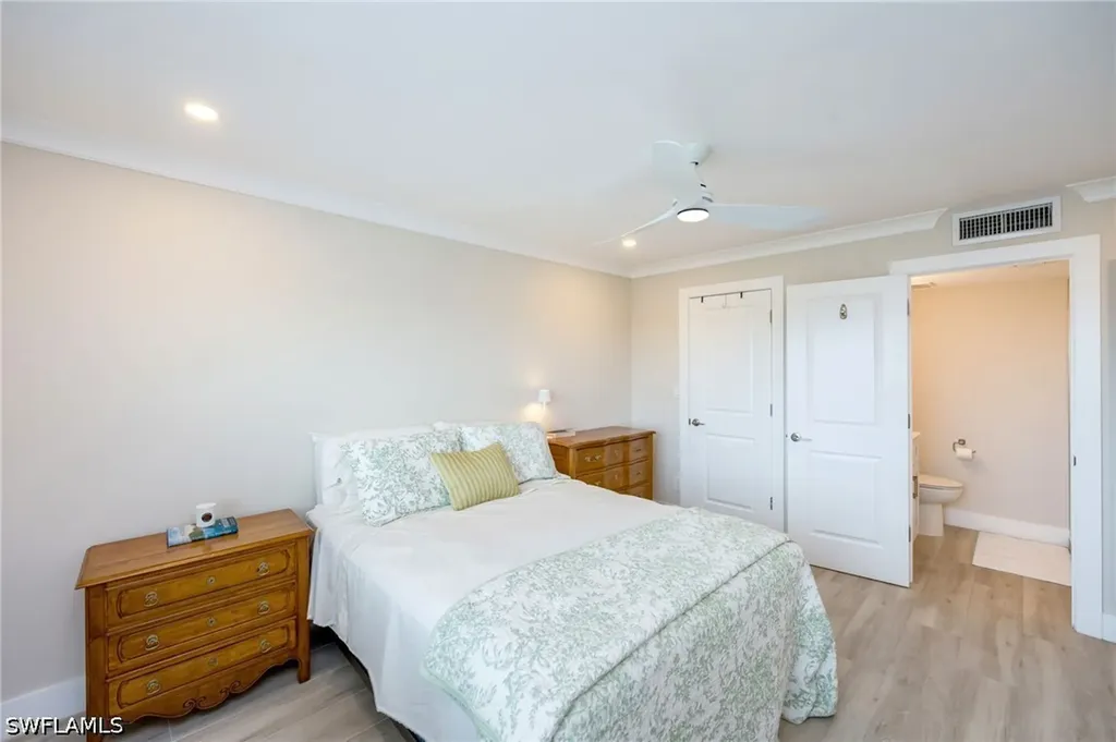 29 High Point Circle E Naples FL 34103