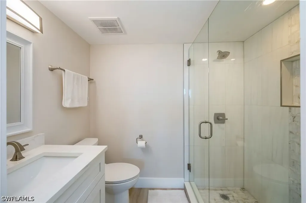 29 High Point Circle E Naples FL 34103
