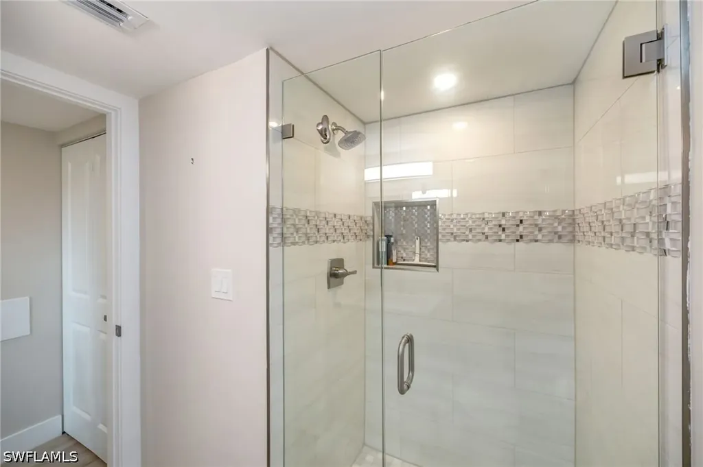 29 High Point Circle E Naples FL 34103