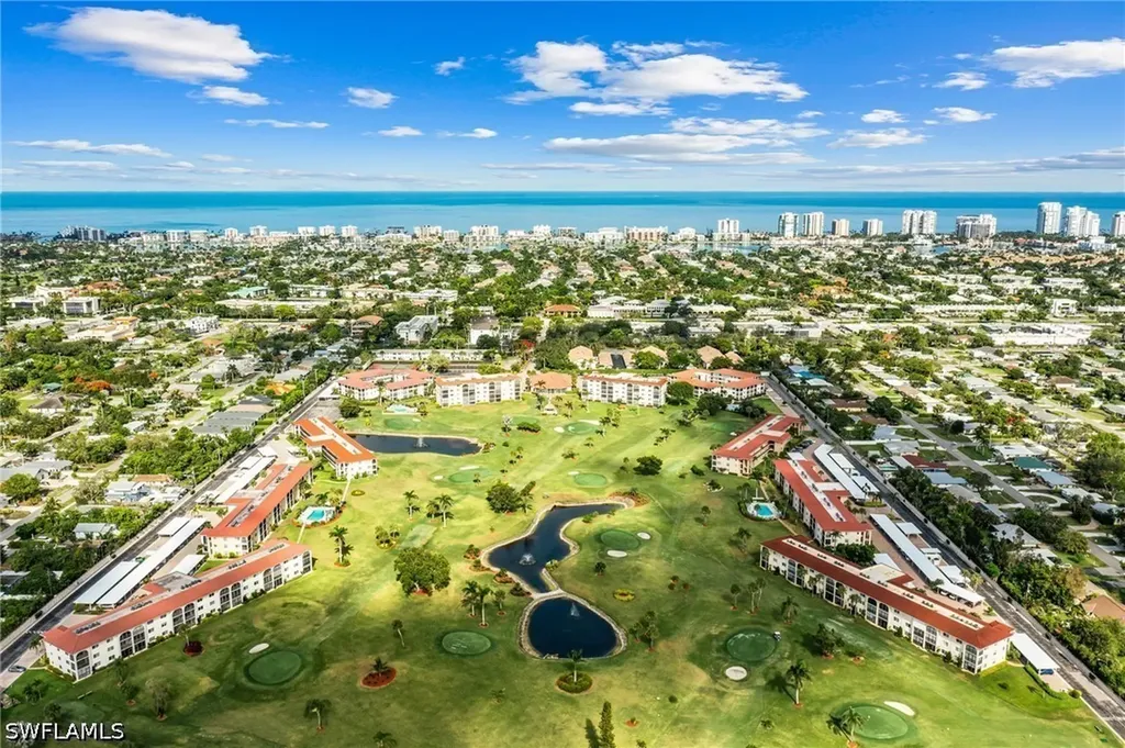 29 High Point Circle E Naples FL 34103