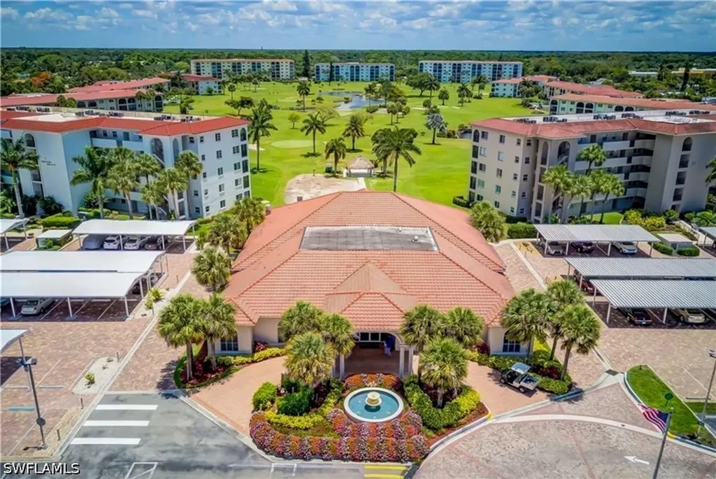 29 High Point Circle E Naples FL 34103