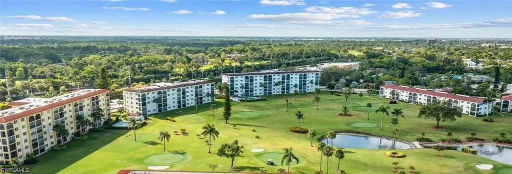 29 High Point Circle E Naples FL 34103