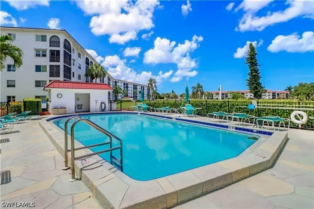 29 High Point Circle E Naples FL 34103