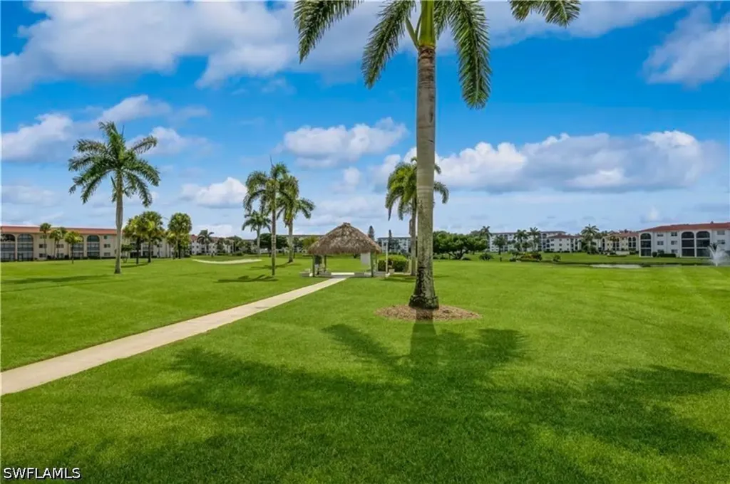 29 High Point Circle E Naples FL 34103