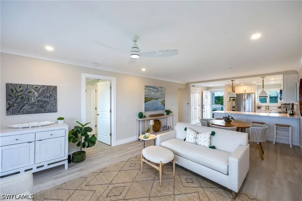 29 High Point Circle E Naples FL 34103