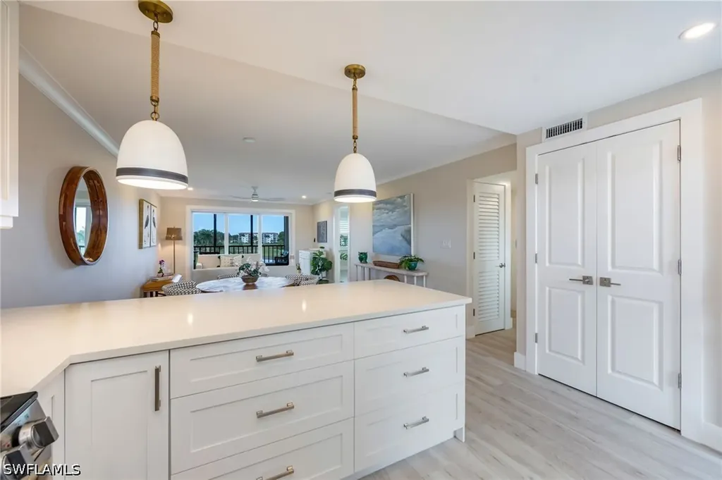 29 High Point Circle E Naples FL 34103