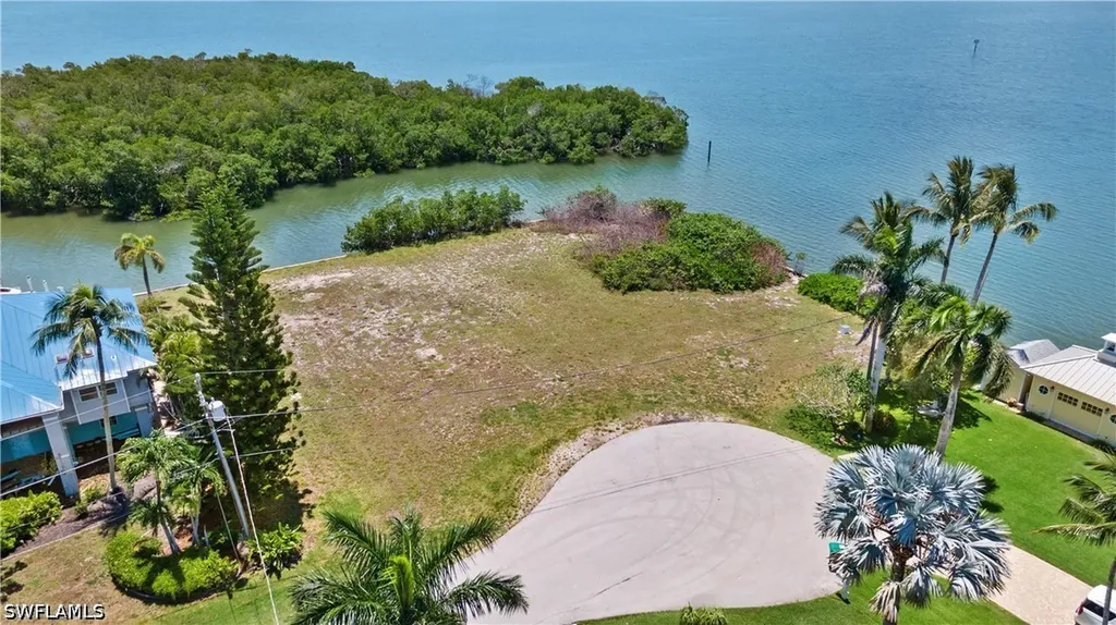 429 San Juan Avenue Naples FL 34113