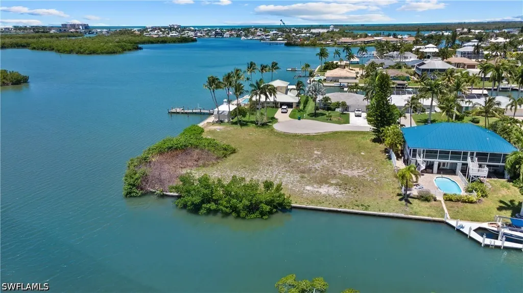 429 San Juan Avenue Naples FL 34113