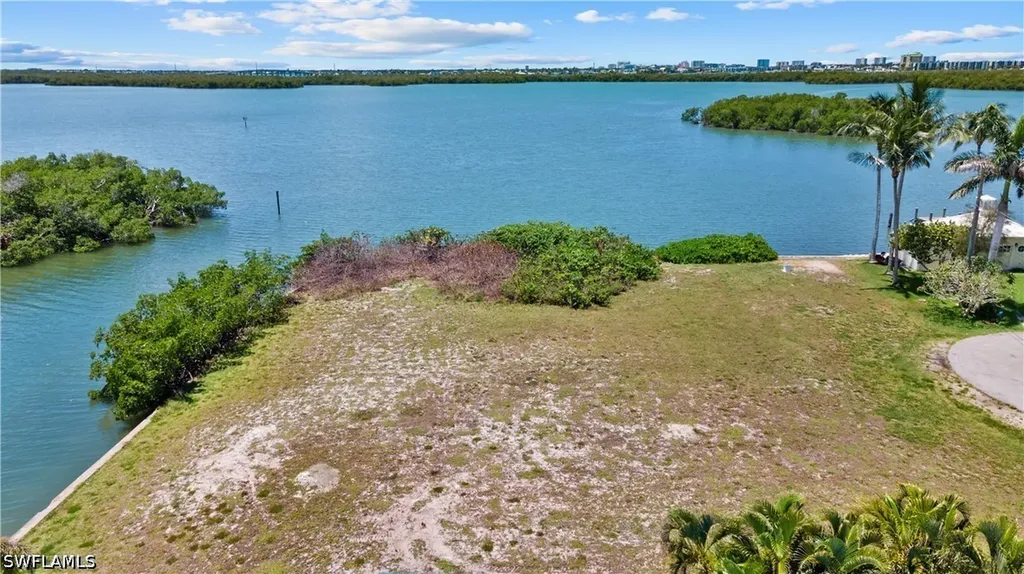429 San Juan Avenue Naples FL 34113
