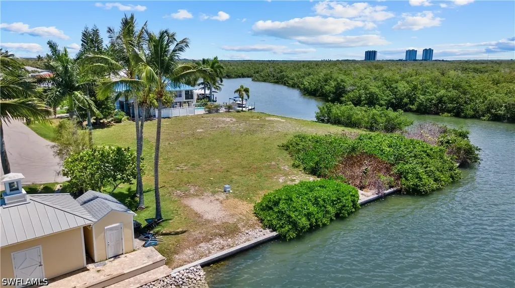 429 San Juan Avenue Naples FL 34113