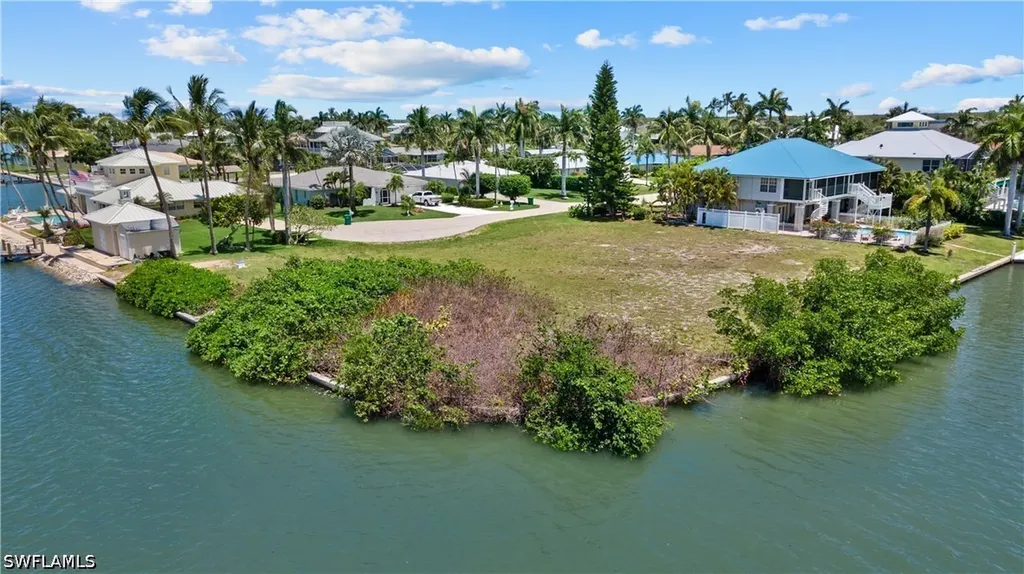 429 San Juan Avenue Naples FL 34113