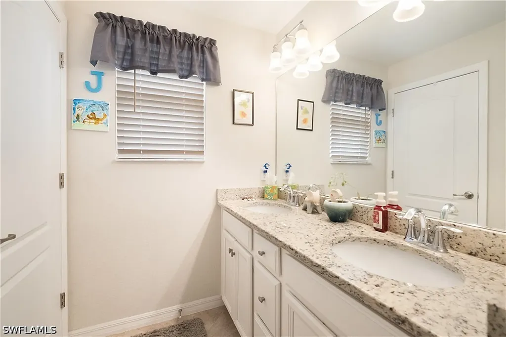 2284 Dancy Street Naples FL 34120