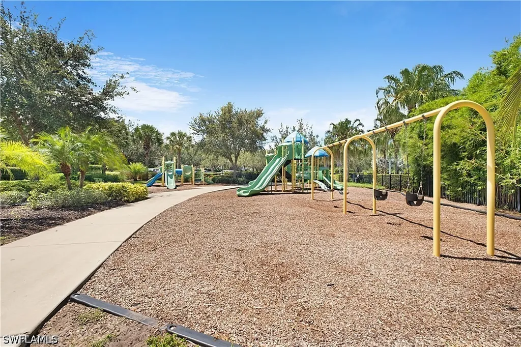2284 Dancy Street Naples FL 34120