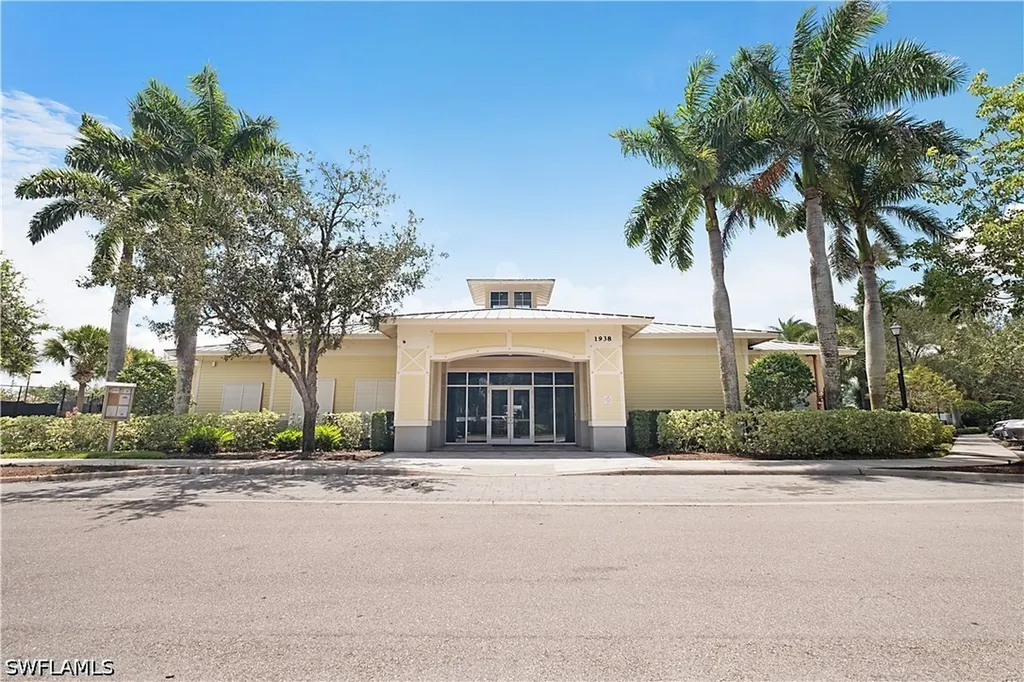 2284 Dancy Street Naples FL 34120