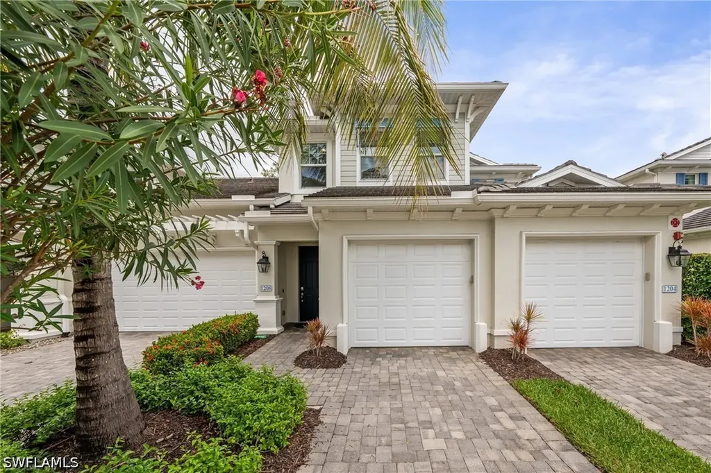 Naples FL, 6981 Avalon Circle, Unit 1208