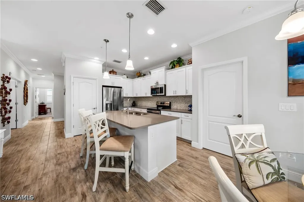 6981 Avalon Circle Naples FL 34112