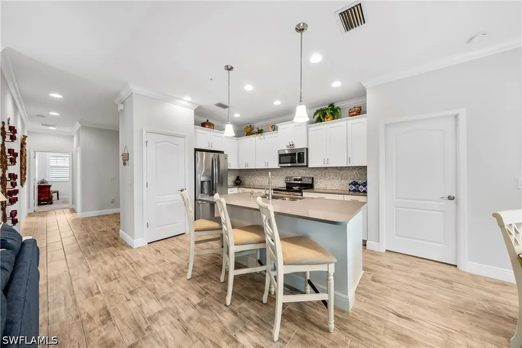 6981 Avalon Circle Naples FL 34112