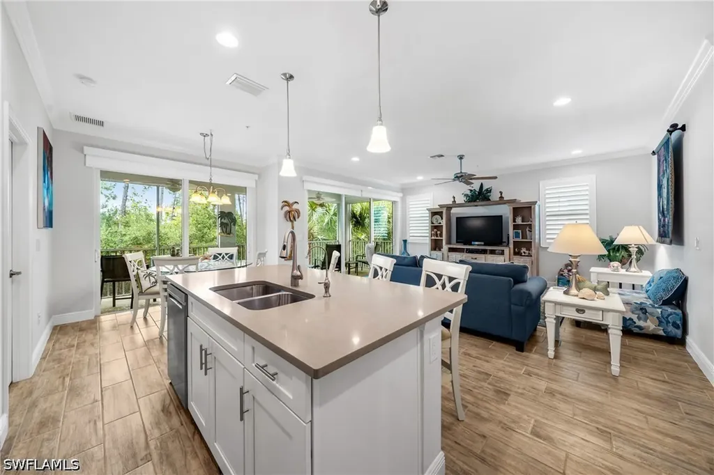 6981 Avalon Circle Naples FL 34112